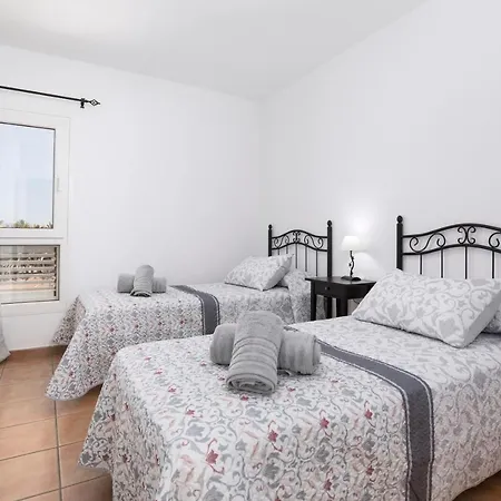 Home2Book Los Majos Διαμέρισμα *